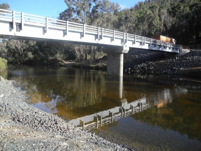 The new Southampton Bridge across the Blackwood River - built 2015.
