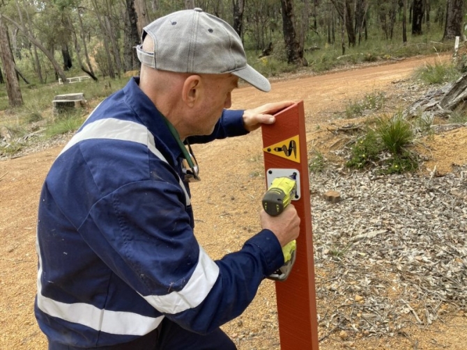 Signage at Mt Dale