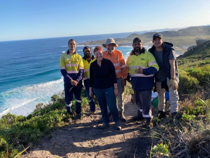 Binalup Rangers with BTF Maintenance Manager, Sue Morley and BTF volunteer Ross Simpson. From L to R: Darren Hardy, Neil Williams, Sue, Ross, Grant Hardy, Shawn Colbung.