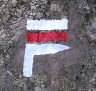 Waymarker - right turn