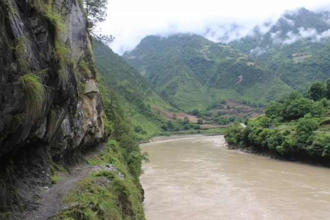 Ancient Road remains at Bingzhongluo.