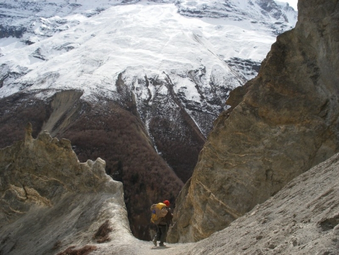 Surreal scenery on the way to Tilicho.