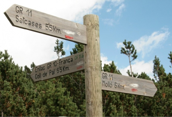 GR10 and GR11 signage