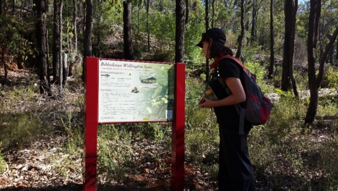 The trail head near the dam