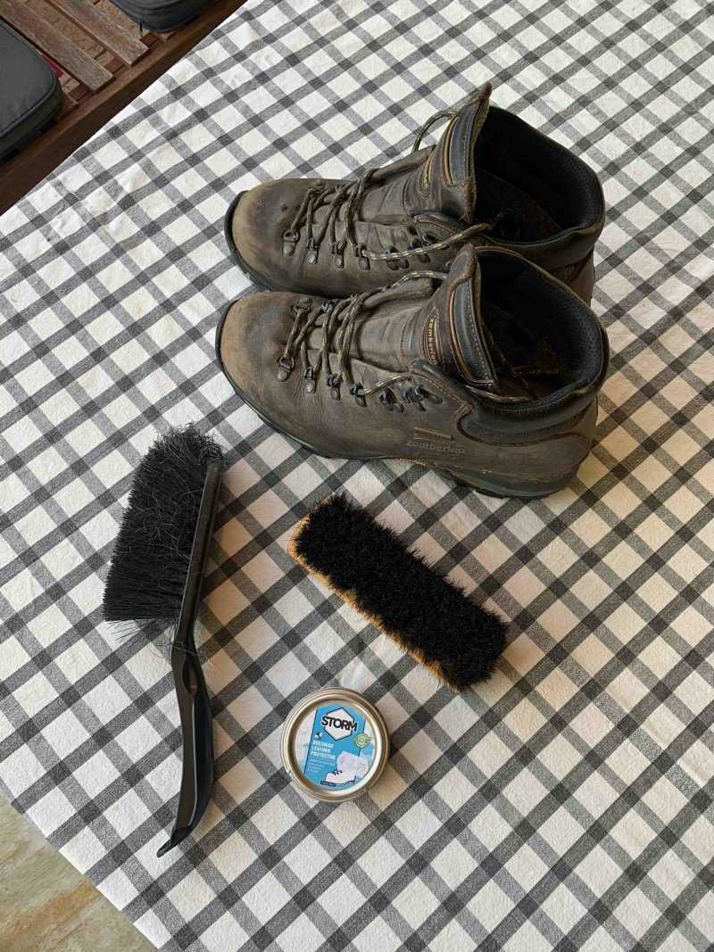 How To Conditioning your leather boots Bibbulmun Track