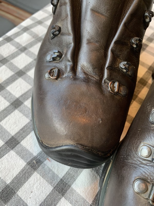 How To Conditioning your leather boots Bibbulmun Track